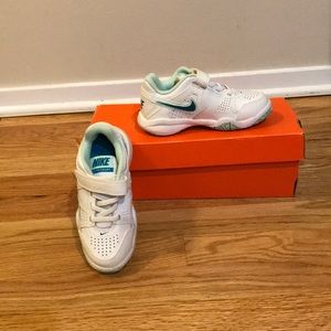 Nike Girls sneakers-NEW never worn w/box Size 10.5